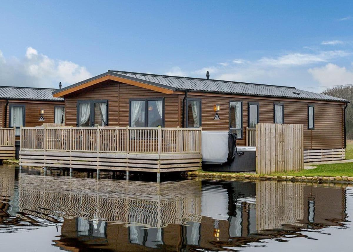 Woodland Lakes Lodges Thirsk Exterior foto